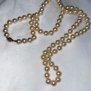 Vintage Marbella 24” ecru beige luster faux (glass) pearl strand box slide clasp
